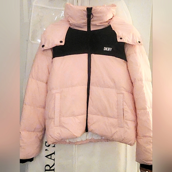 DKNY Women's Pink Puffer Jacket NWOT sz. M - Picture 3 of 16